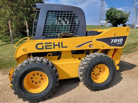 GEHL 7800 Skid Steers Auction Results 